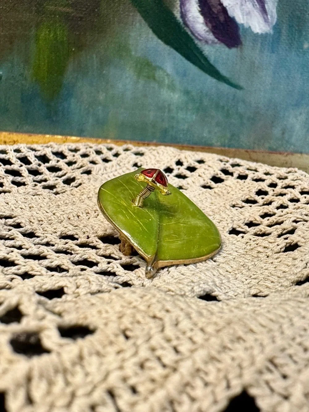 Vintage LIA Green Enamel Leaf Lady Bug Trembler Brooch Pin
